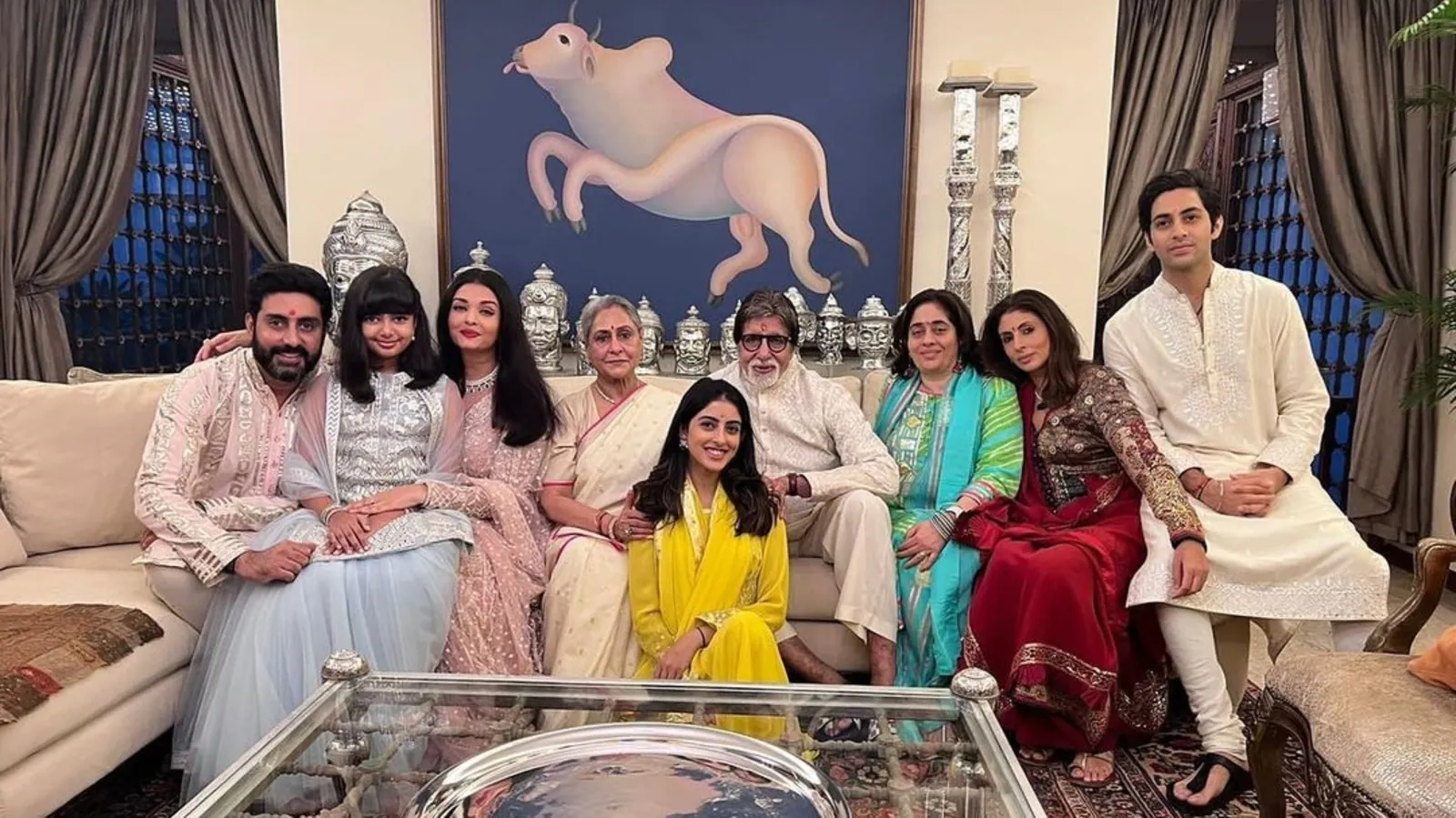 बिना फिल्मों में काम किए Bachchan परिवार की बहू Aishwarya ऐसे करती है कमाई, जानकर हो जाएंगे हैरान