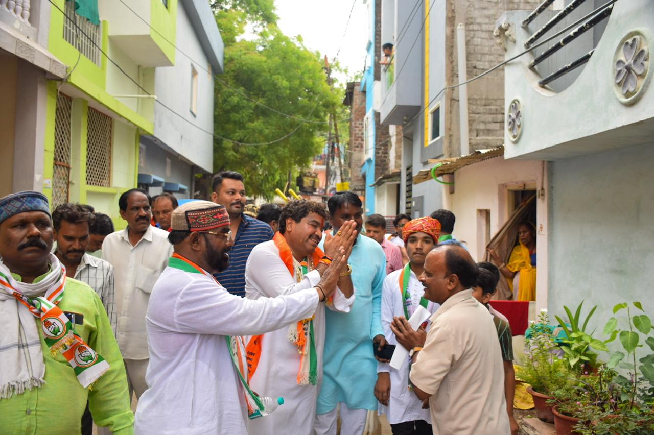 कांग्रेस के महापौर प्रत्याशी संजय शुक्ला ने किया बड़ा वादा, नगर निगम के सभी मस्टर कर्मचारियों को 1 महीने में नियमित करने की कही बात