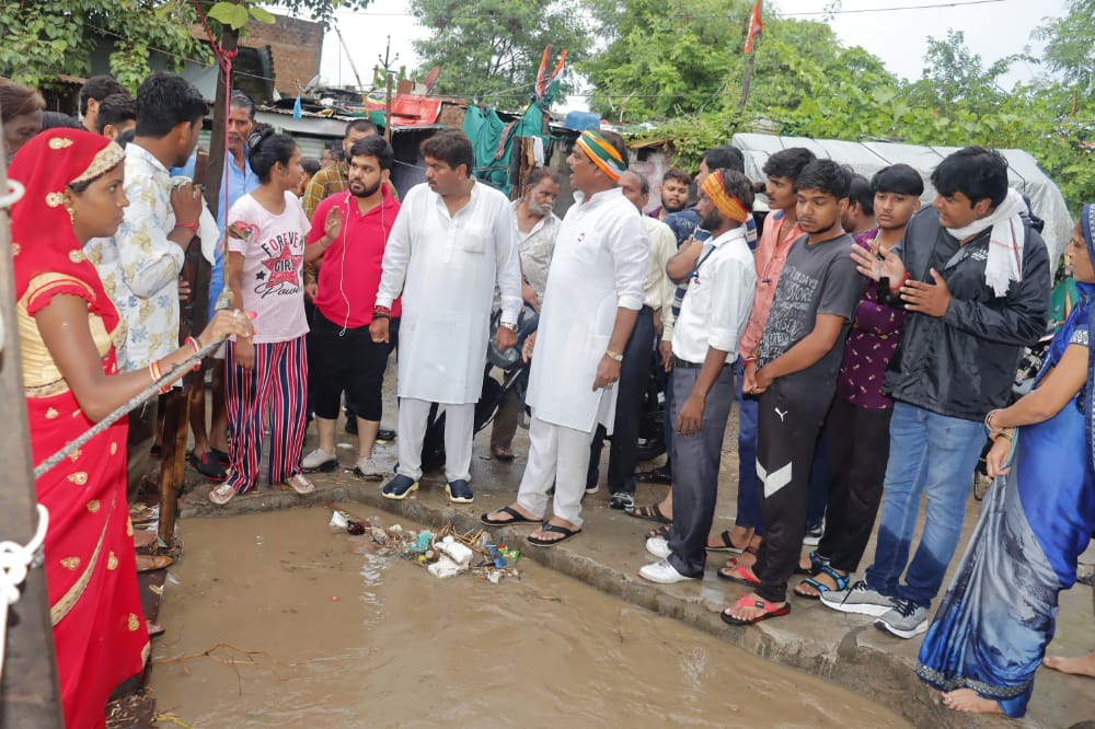 संजय शुक्ला ने बारिश के बाद कई इलाकों का लिया जायजा, 3 इंच बारिश ने खोल दी 20 सालों के विकास की पोल