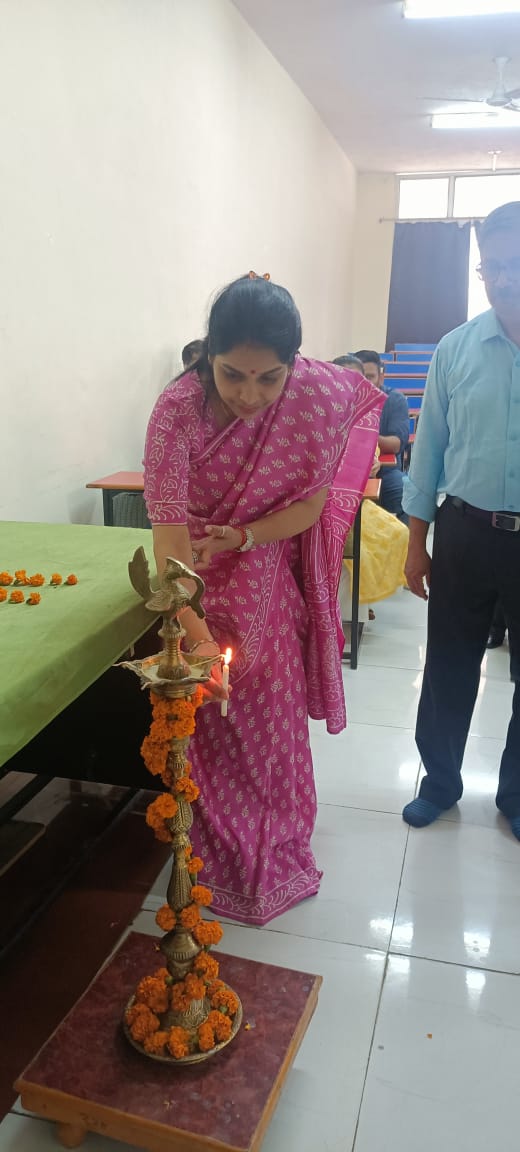 मालवांचल यूनिवर्सिटी के इंडेक्स डेंटल कॅालेज में एंटी रैगिंग पर सेमिनार का किया आयोजन