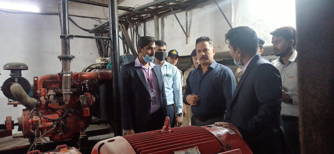इंदौर पुलिस टीम ने सेंट्रल मॉल का किया निरक्षण,आपातकालीन परिस्थितियों से निपटने हेतु सुरक्षा के देखे इंतजाम