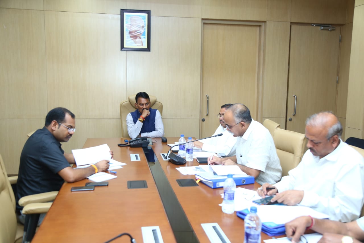 कैबिनेट मंत्री सिलावट ने जल संसाधन विभाग के अधिकारियों के साथ ली बैठक, 24 घंटे बांधों की निरंतर निगरानी के दिए निर्देश