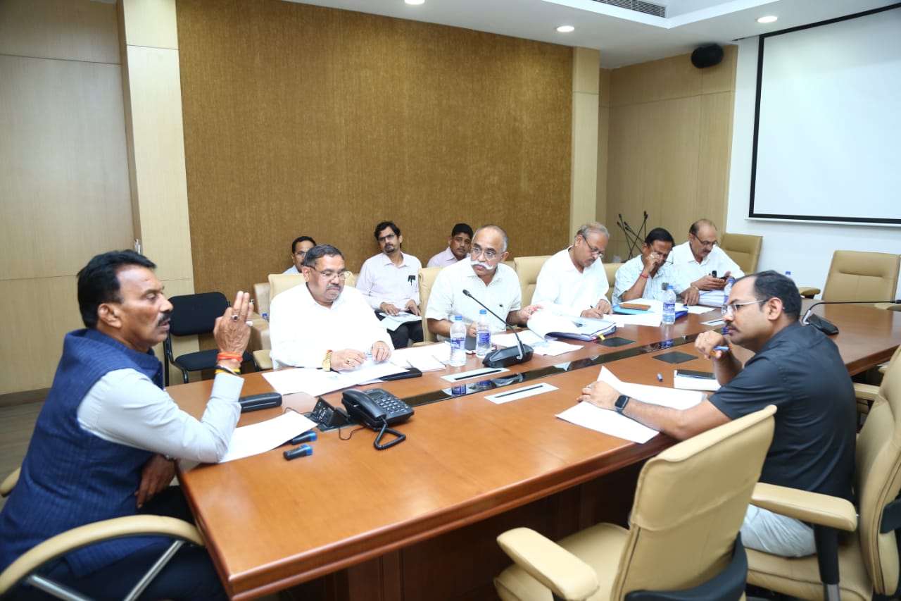 कैबिनेट मंत्री सिलावट ने जल संसाधन विभाग के अधिकारियों के साथ ली बैठक, 24 घंटे बांधों की निरंतर निगरानी के दिए निर्देश