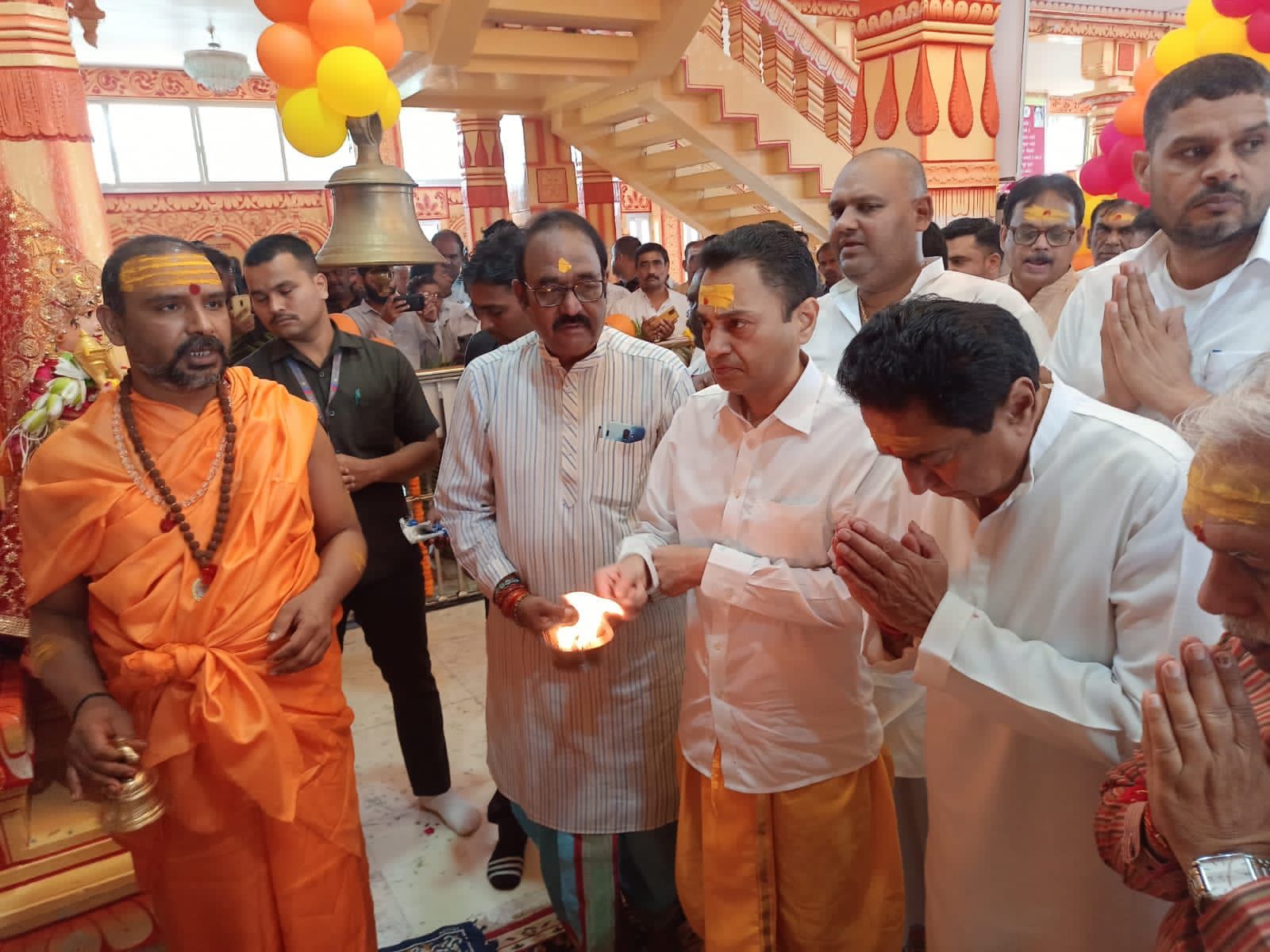 शंकराचार्य स्वरूपानंद सरस्वती के 99 वें प्राकट्योत्सव में शामिल हुए कमलनाथ
