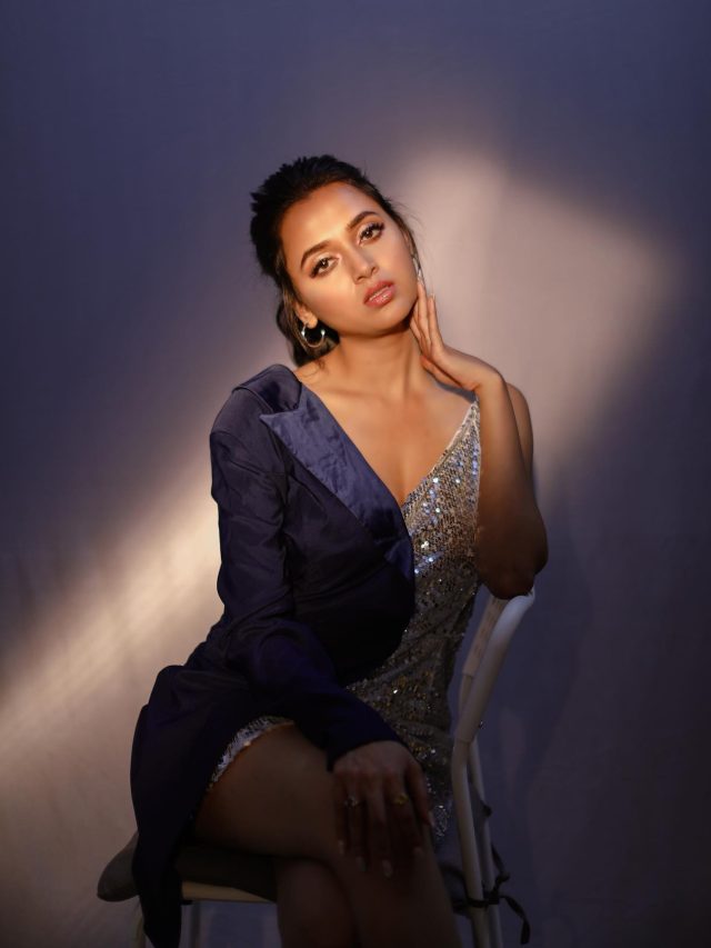 ‘नागिन’ की Tejasswi Prakash असल जिंदगी में है इतनी हॉट, अदाओं को देख हो जाएंगे घायल