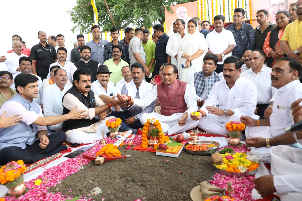 Indore: शिवराज ने खुलकर तारीफ की आय डी ए अध्यक्ष जयपाल सिंह चावड़ा की