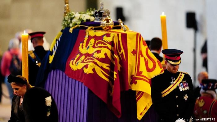 Queen Elizabeth II Funeral : कुछ देर में शुरू होगा 'महारानी' का अंतिम संस्कार, भारत, अमेरिका और फ़्रांस के राष्ट्रपति हैं मौजूद