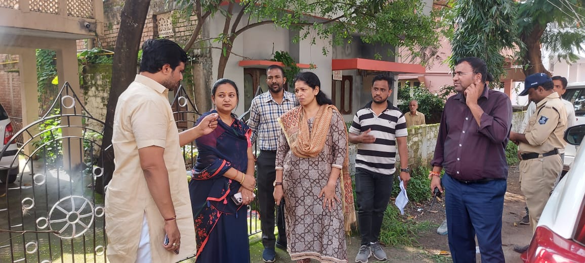 आयुक्त ने सफाई कार्य का किया निरीक्षण, सी एंड डी वेस्ट फेंकने वालों पर की चालानी कार्रवाई