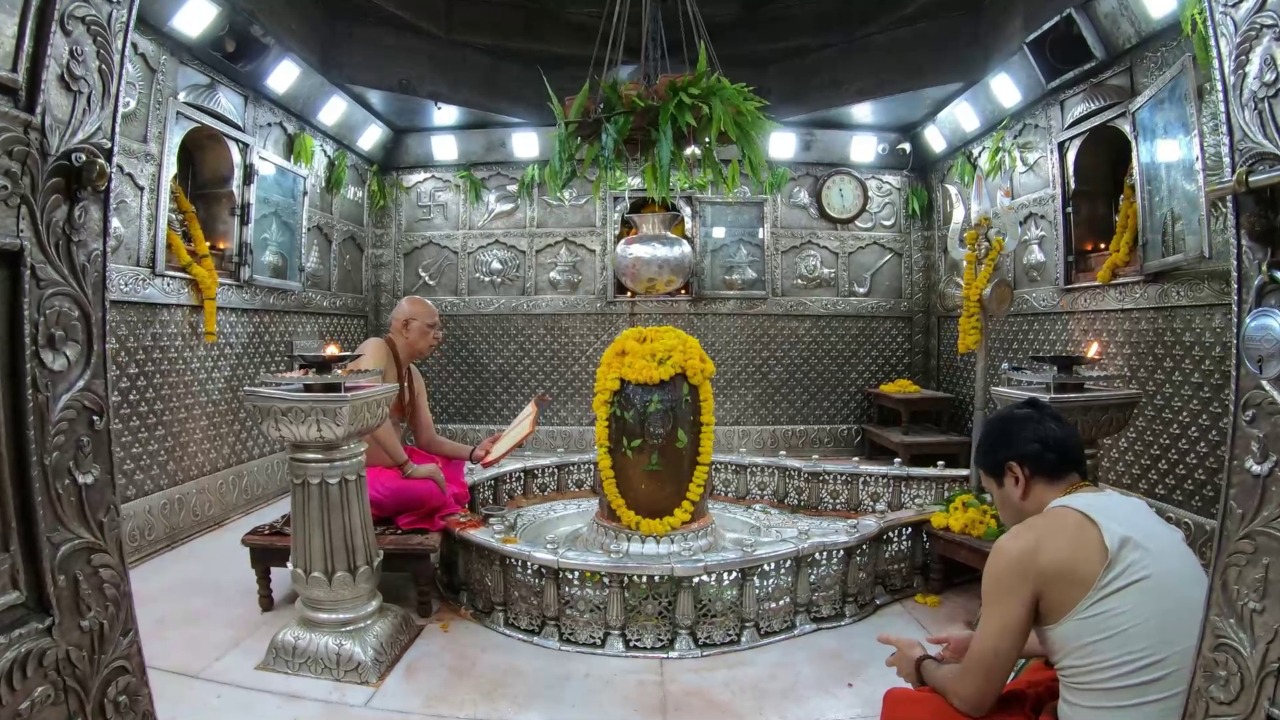 आश्विन कृष्णा एकादशी Live Darshan : कीजिए देशभर के प्रमुख मंदिरों के मंगला दर्शन
