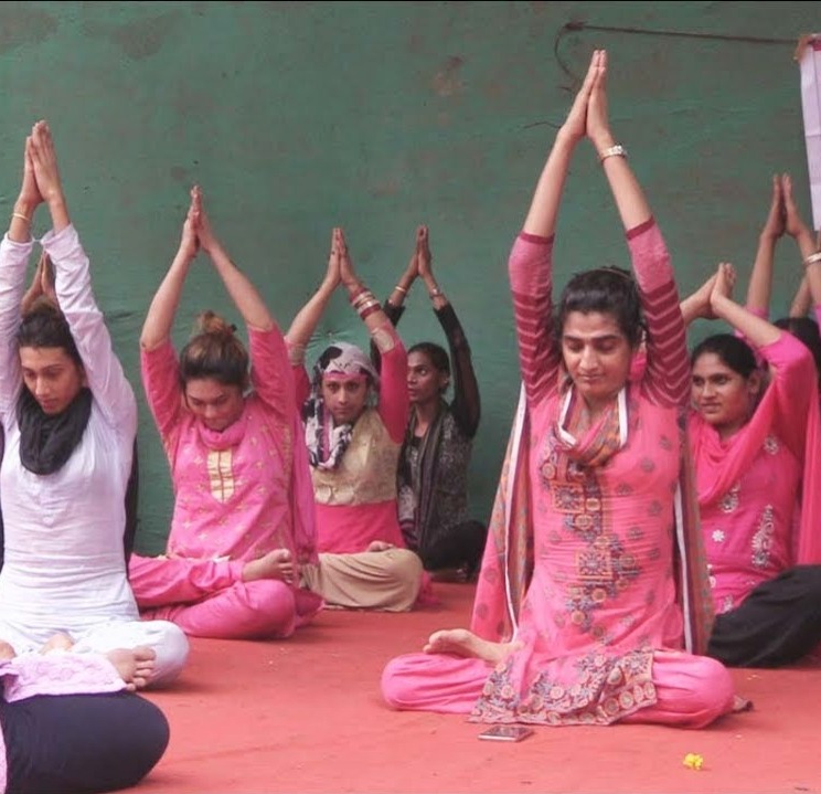 Indore के योगगुरु कृष्णा मिश्रा अमेरिका से सम्मानित, Global Healing Day सर्वधर्म प्राथना दिवस में हुए थे शामिल