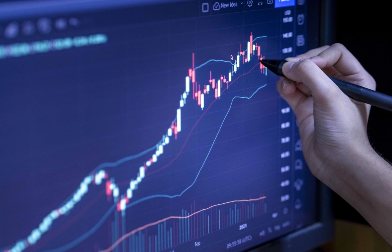 Share Market : जानिए किन स्टॉकों में है मंदी के आसार, कौन से शेयरों में है तेजी के संकेत