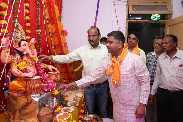 Indore : शहर में गणेशोत्सव की धूम, 56 भोग लगाकर की पूजा