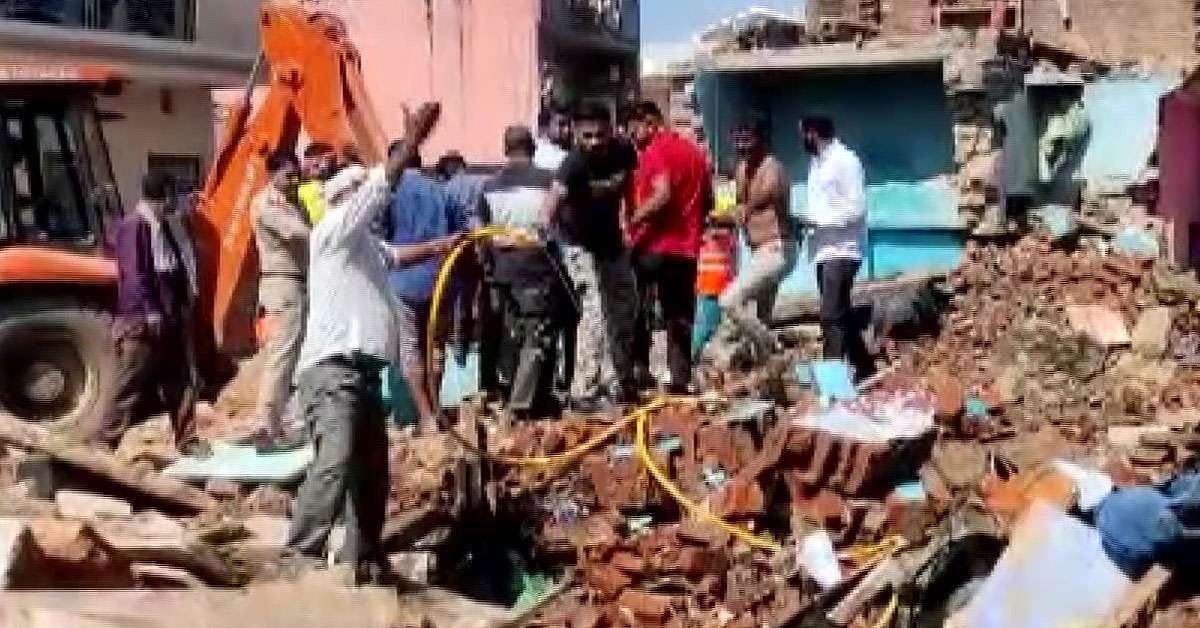 Madhya Pradesh: मुरैना में पटाखों की फैक्ट्री में हुआ धमाका, 4 लोगों की मौत कई घायल