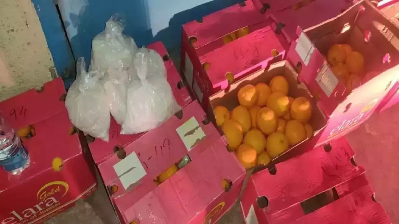 Mumbai DRI: डीआरआई ने कार्रवाही कर संतरे से लदे ट्रक में 1476 करोड़ रुपये के नशीले पदार्थ बरामद किये