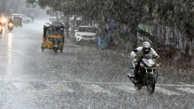थमता मानसून फिर से बदल रहा है तेवर, इन जिलों में हो सकती है झमाझम बारिश