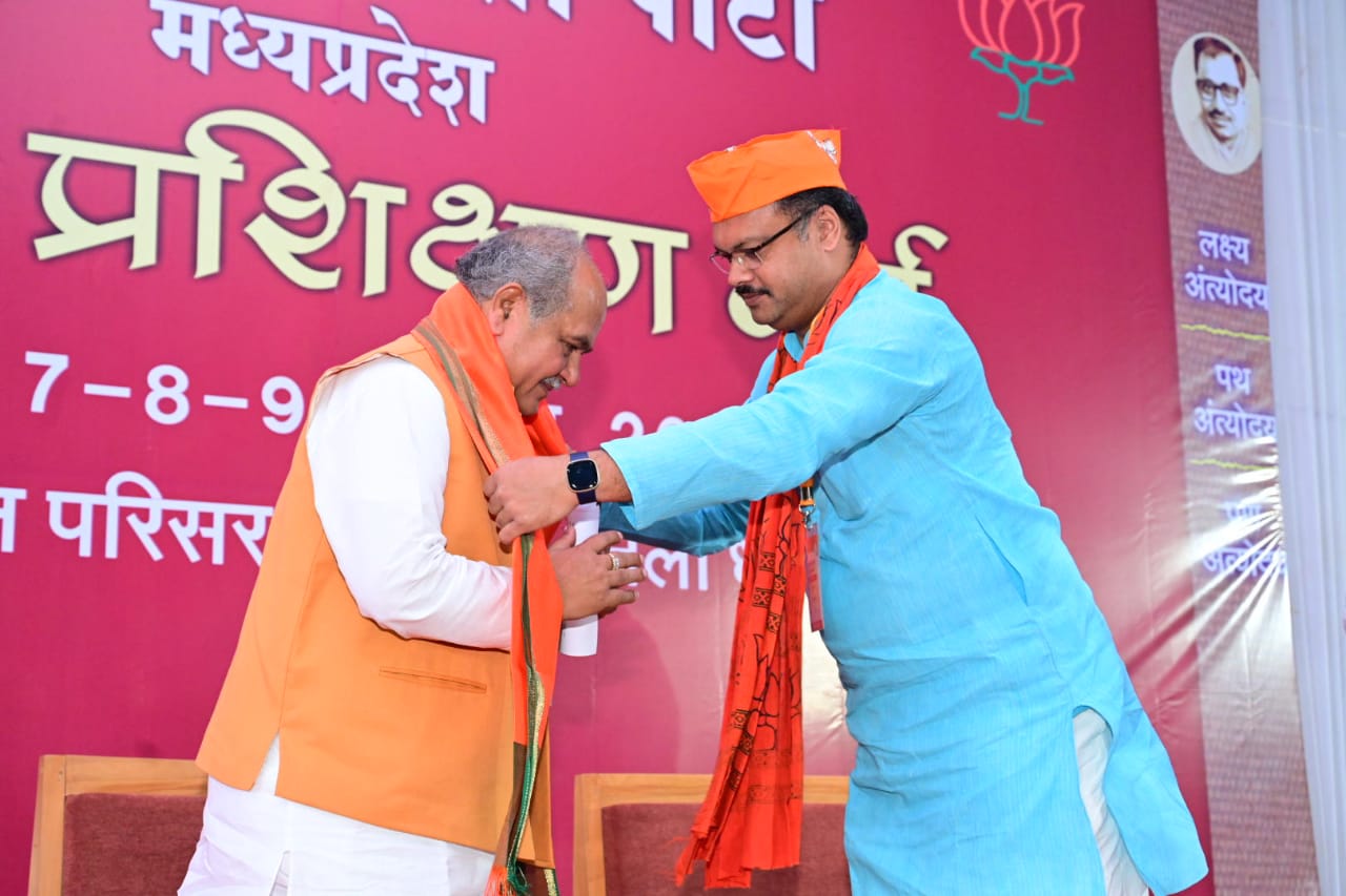 MP News : मोदी सरकार की जनकल्याणकारी योजनाओं से गरीबों और किसानों की ताकत बढ़ी - मंत्री तोमर