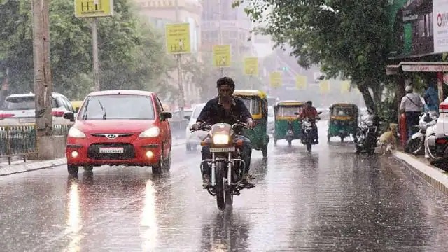 MP Weather & IMD Update : प्रदेश के इन जिलों में जारी रहेगी मध्यम बारिश, जानिए किन राज्यों पर बन रहा चक्रवाती हवाओं का क्षेत्र