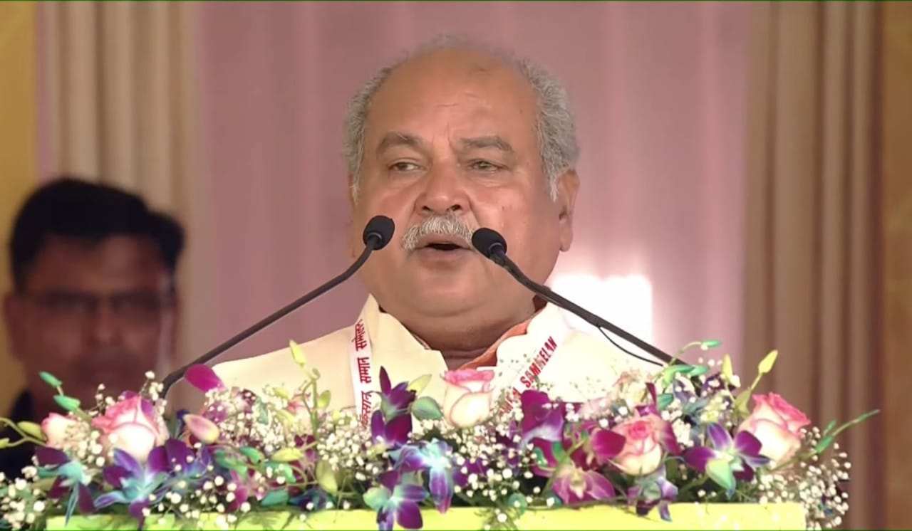 हजारों किसानों की मौजूदगी में पीएम किसान सम्मान सम्मेलन का प्रधानमंत्री मोदी ने किया उद्घाटन