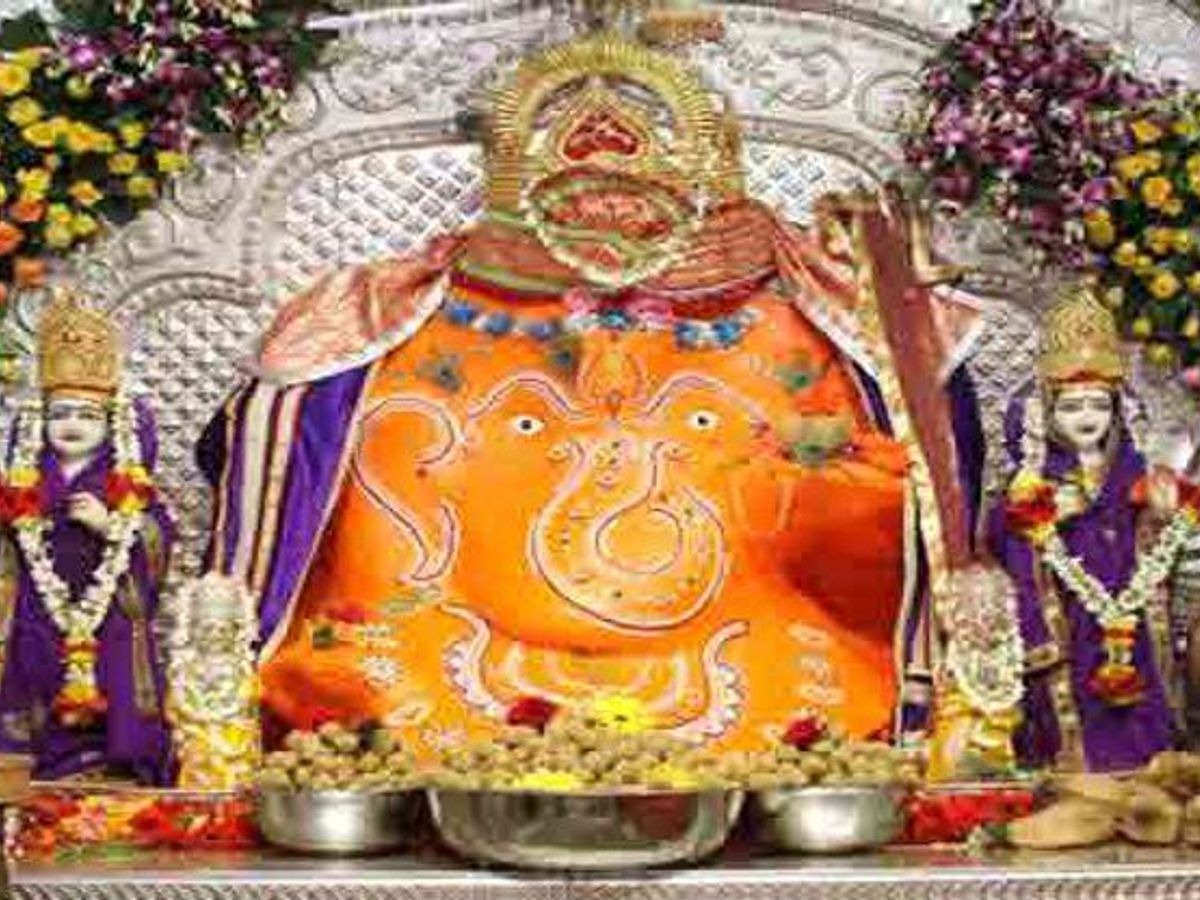 खजराना गणेशजी को चांदी की 56 प्लेटों में लगेगा 'छप्पन भोग', श्रद्धालुओं के द्वारा चढ़ाए गए चांदी के जेवरों को गलाकर बनेंगी Fifty six Plates