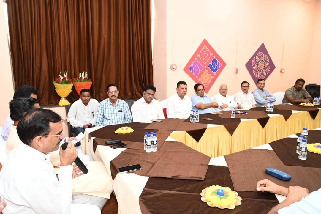 MP News : मप्र के पूर्व प्रशासनिक अधिकारियों की भाजपा नेताओं के साथ हुई बैठक, इन ख़ास मुद्दों पर हुई चर्चा