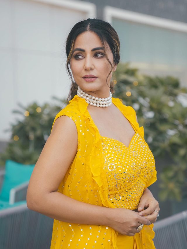 Hina Khan ने इस लुक में भी फैंस को किया मदहोश, ओपन श्रग में दिखाया ...