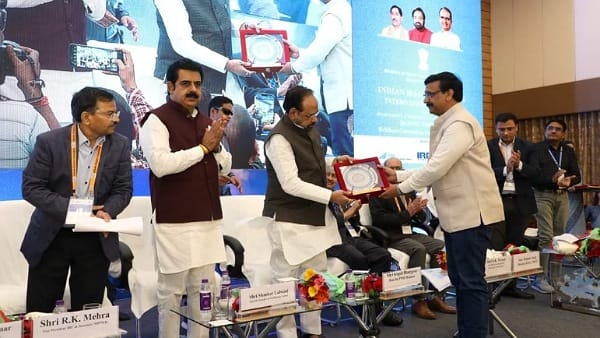 Indore : सड़क सुरक्षा पर दो दिवसीय अंतर्राष्ट्रीय सेमिनार हुआ सम्पन्न, लोक निर्माण मंत्री गोपाल भार्गव ने लिया हिस्सा