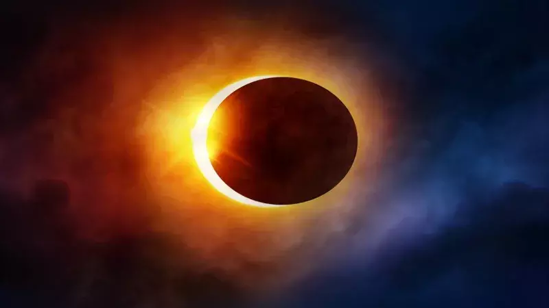 Chandra Grehan 2022 : भारत में कब और कहां दिखेगा साल का आखिरी चंद्र ग्रहण, कब से शुरू होगा सूतक काल, इस राशि के लोगों को मिलेगा फायदा