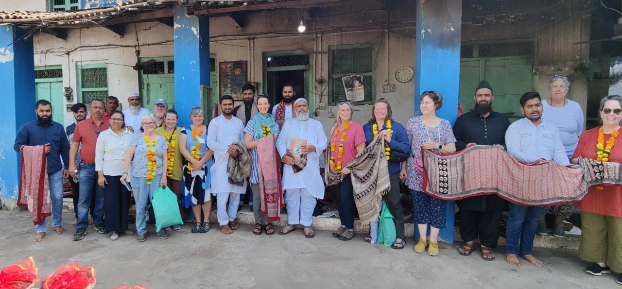 Art : अमेरिका के 16 सदस्यीय प्रतिनिधिमण्डल ने बाग का भ्रमण कर कला की प्रक्रिया और बारीकियों को समझा