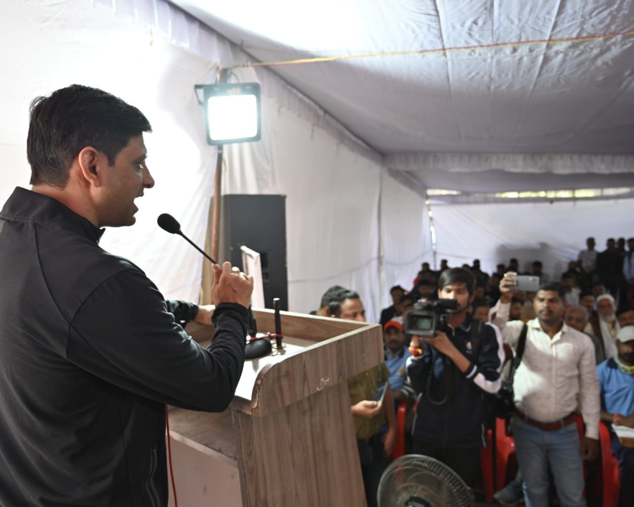 इंदौर देश-विदेश में स्वच्छता का सातवा आसमान छुने को है तैयार - महापौर पुष्यमित्र भार्गव