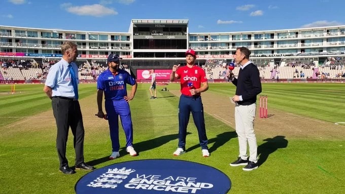 Ind Vs Eng Semifinal Live : इंग्लैेंड ने टॉस जीतकर चुनी बॉलिंग, रोहित और राहुल ने सम्हाला क्रीज