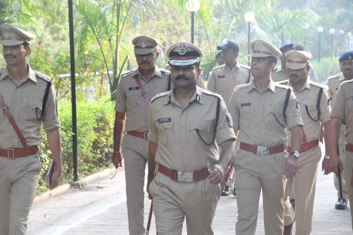 Indore : पुलिस कमिश्नर साप्ताहिक जनरल परेड में पहुंचे, पुलिस अनुशासन और व्यवस्थाओं का लिया जायजा