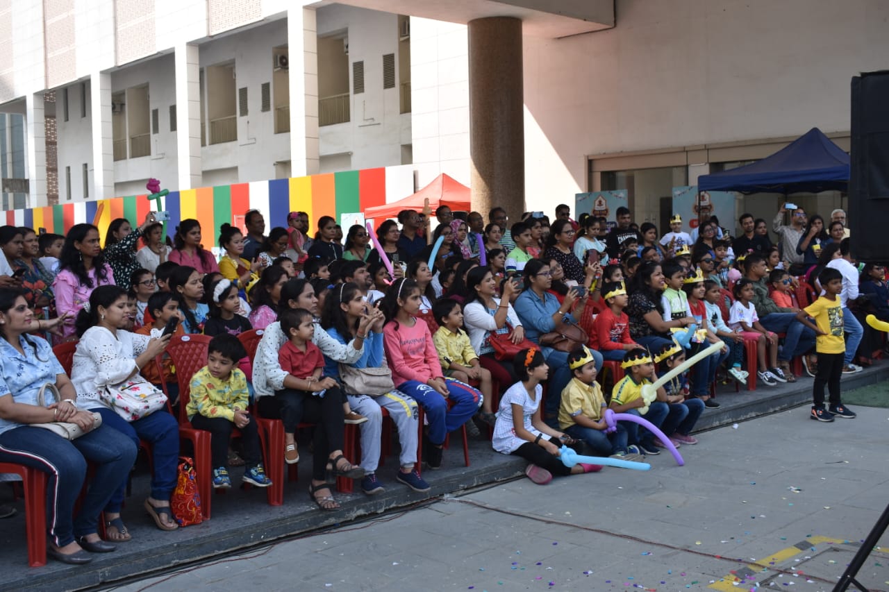 Indore : ऑर्किड्स द इंटरनेशनल स्कूल ने आयोजित किया फन फेयर, पैरेंट्स और बच्चों ने लिया बढ़ - चढ़ कर भाग