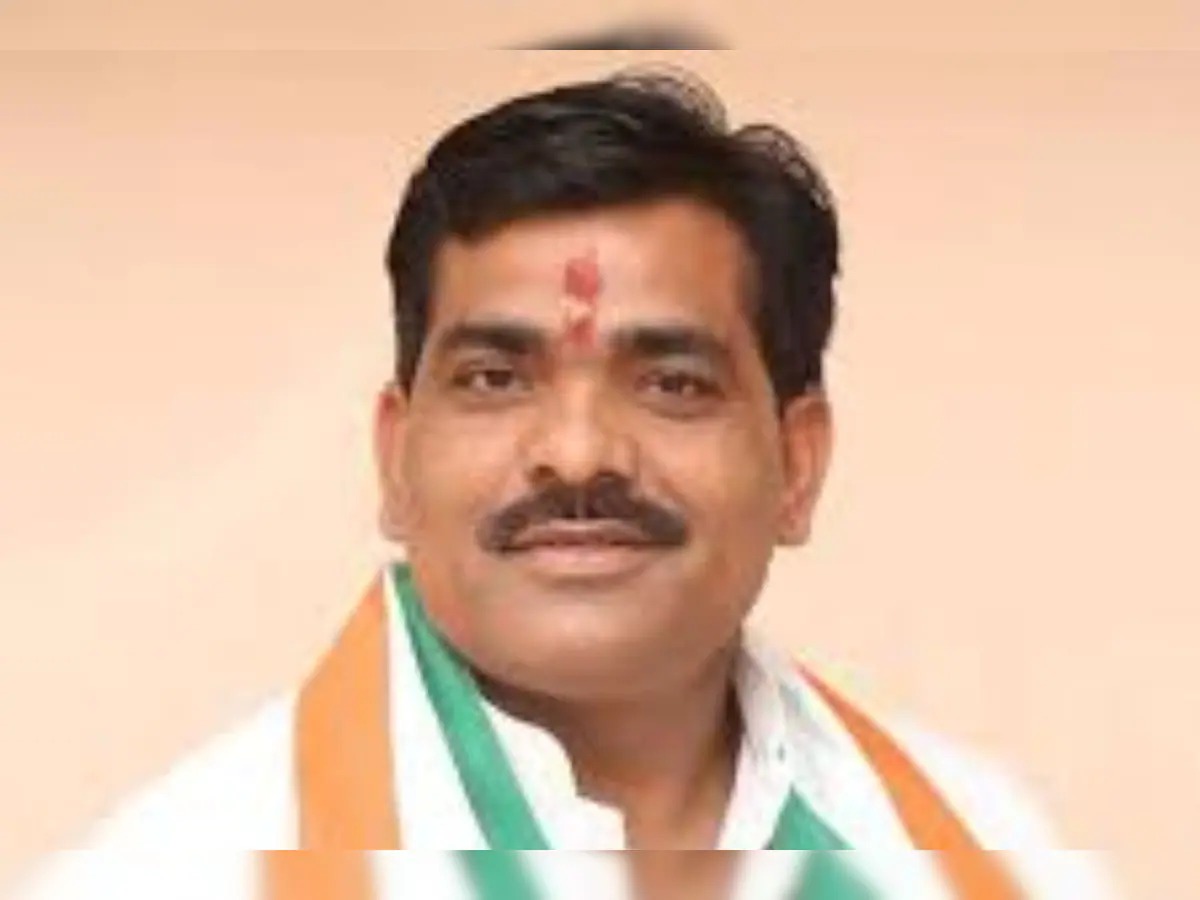 कांग्रेस विधायक Manoj Chawla पहुंचे माँ बगुलामुखी के दरबार में, Ratlam के आलोट में खाद लूट के बनाए गए हैं आरोपी