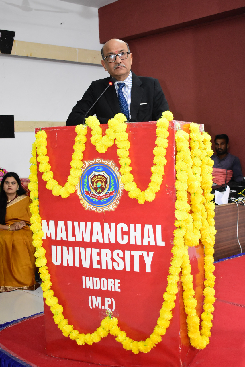Indore : मालवांचल यूनिवर्सिटी में डेंटल काउंसिल ऑफ इंडिया के अध्यक्ष डॉ दिब्येंदू मजूमदार का सम्मान समारोह हुआ आयोजित