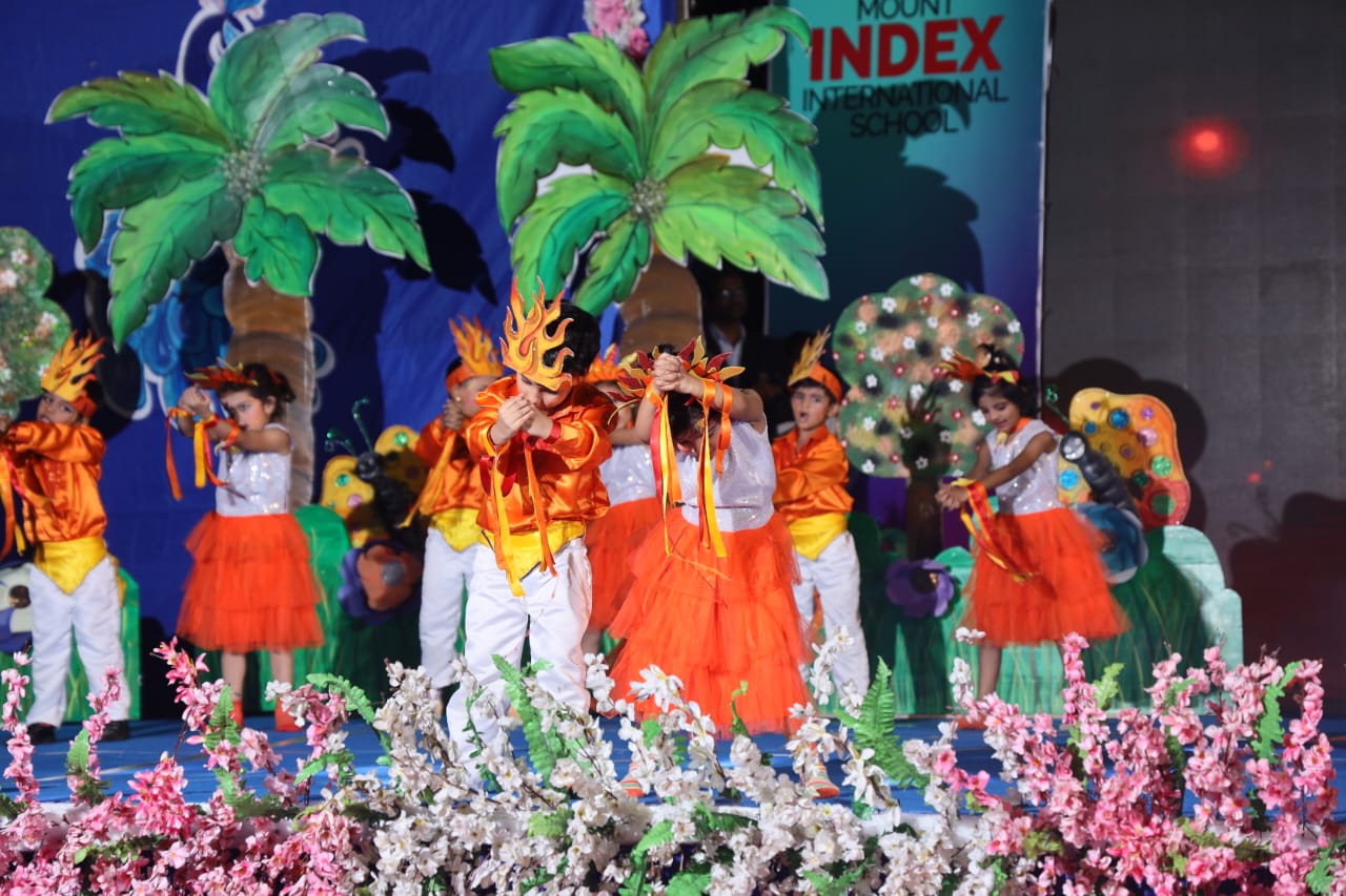 झिलमिलाती रोशनी में बाल कलाकारों ने मंच पर समझाया जिंदगी में आशा का महत्व, माउंट लिट्रा जी स्कूल में वार्षिक उत्सव का भव्य शुभारंभ
