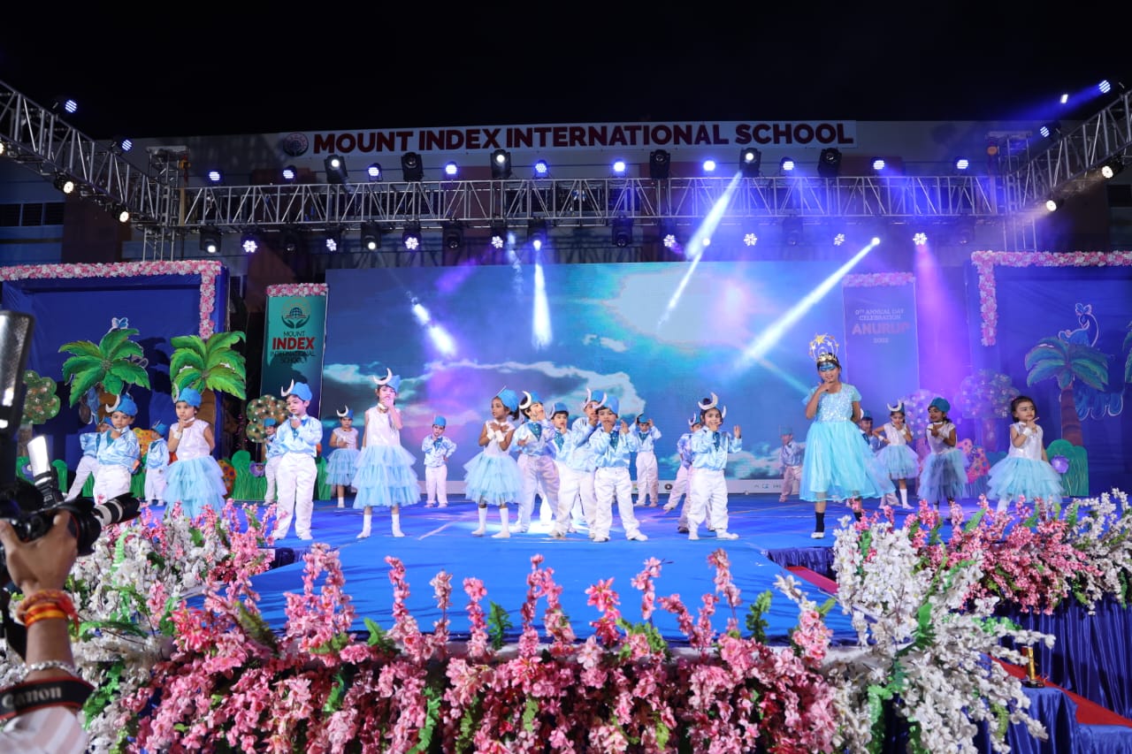 झिलमिलाती रोशनी में बाल कलाकारों ने मंच पर समझाया जिंदगी में आशा का महत्व, माउंट लिट्रा जी स्कूल में वार्षिक उत्सव का भव्य शुभारंभ