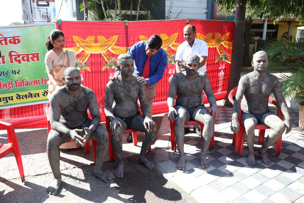 Indore : प्राकृतिक चिकित्सा दिवस के अवसर पर 3 दिवसीय निःशुल्क शिविर का आयोजन, डॉ. रवि भाटिया ने बताया अपना अनुभव