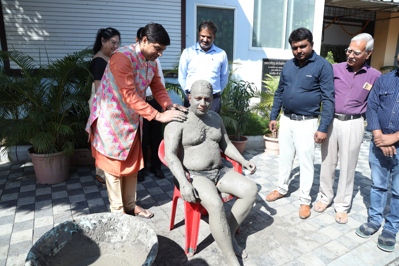 Indore : प्राकृतिक चिकित्सा दिवस के अवसर पर 3 दिवसीय निःशुल्क शिविर का आयोजन, डॉ. रवि भाटिया ने बताया अपना अनुभव