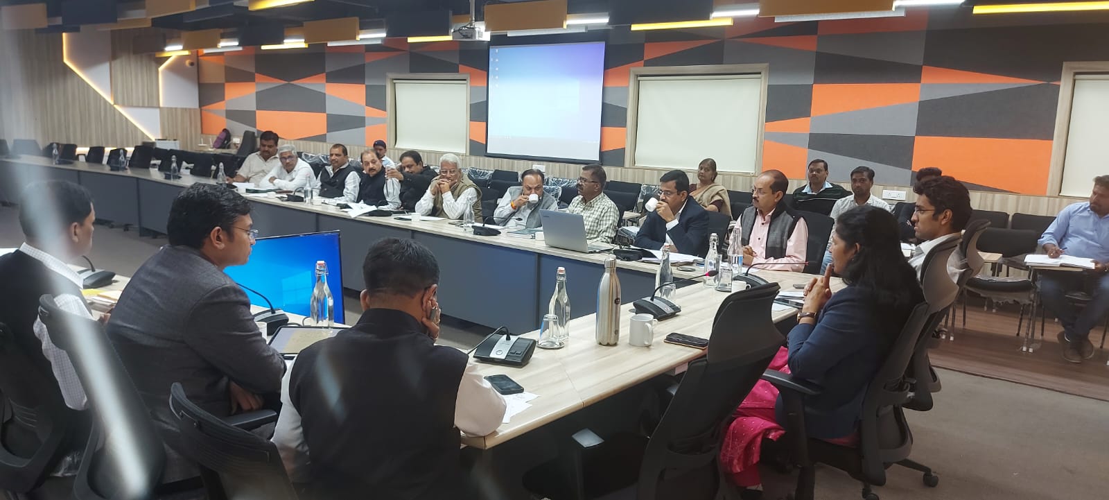 आयुक्त प्रतिभा पाल ने आगामी बजट की तैयारी को लेकर समीक्षा बैठक में दिए आवश्यक दिशा निर्देश