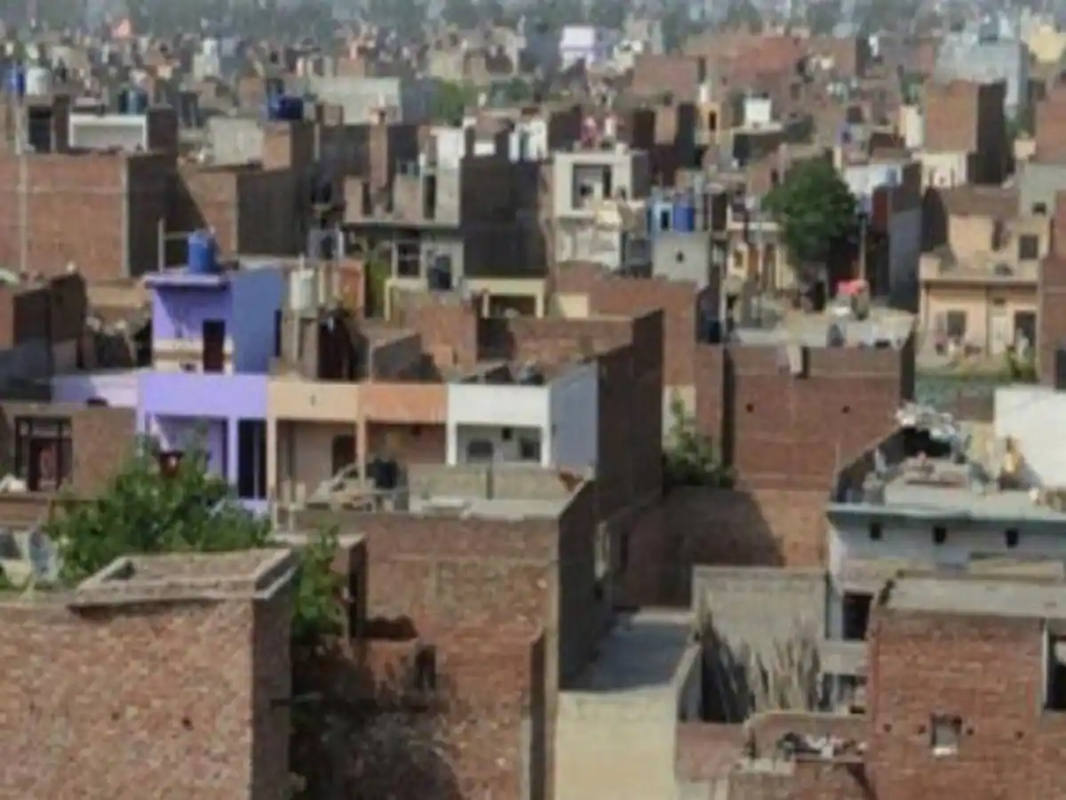 प्रदेश सरकार की दोहरी नीति उजागर, एक तरफ अवैध कॉलोनियों को वैध करने की बात और दूसरी तरफ 700 लोगों के घर तोड़ने की कोशिश