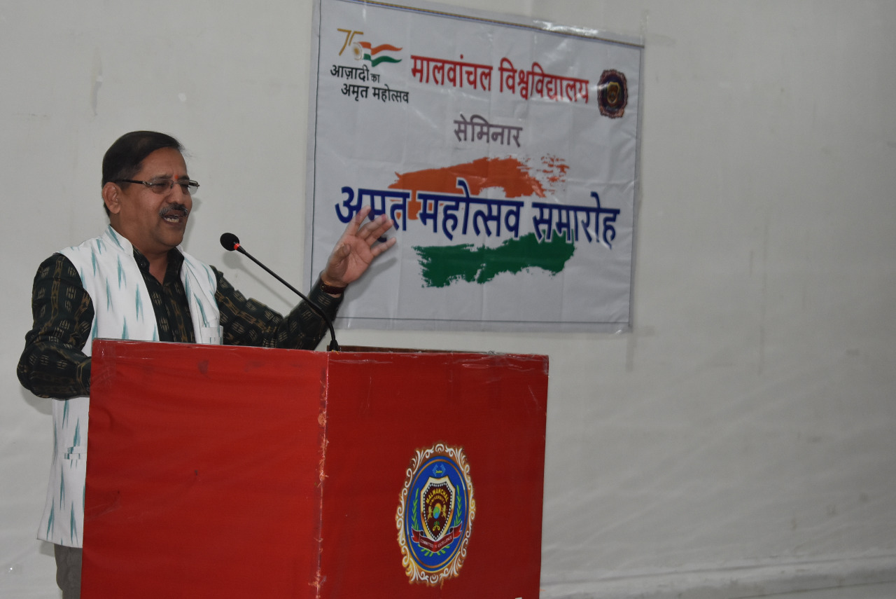 साहित्य अकादमी के निदेशक डॅा. विकास दवे ने छात्रों को बताया प्राचीन भारत का समृद्ध इतिहास