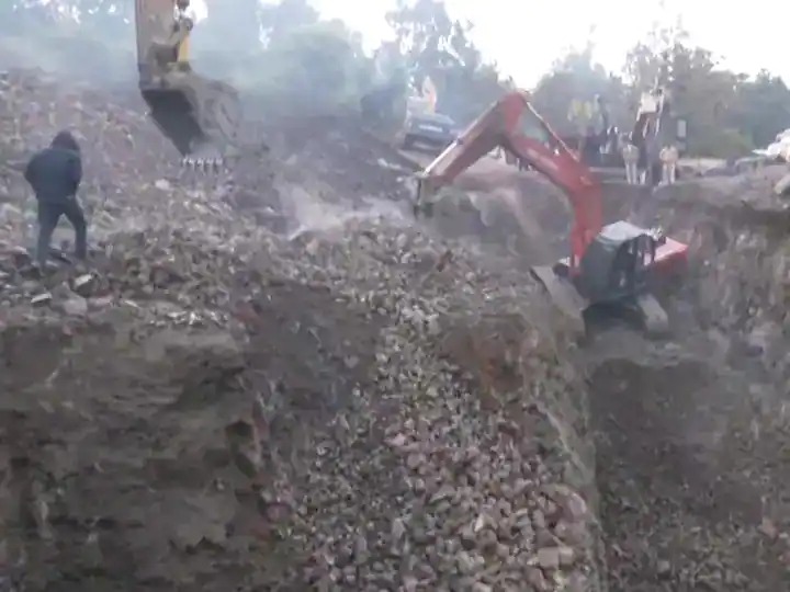 Betul Borewell Update: बोरवेल में गिरे तन्मय के रेस्क्यू ऑपरेशन को बीते 62 घंटे,प्रशासन नहीं पहोच पा रहा मासूम तक