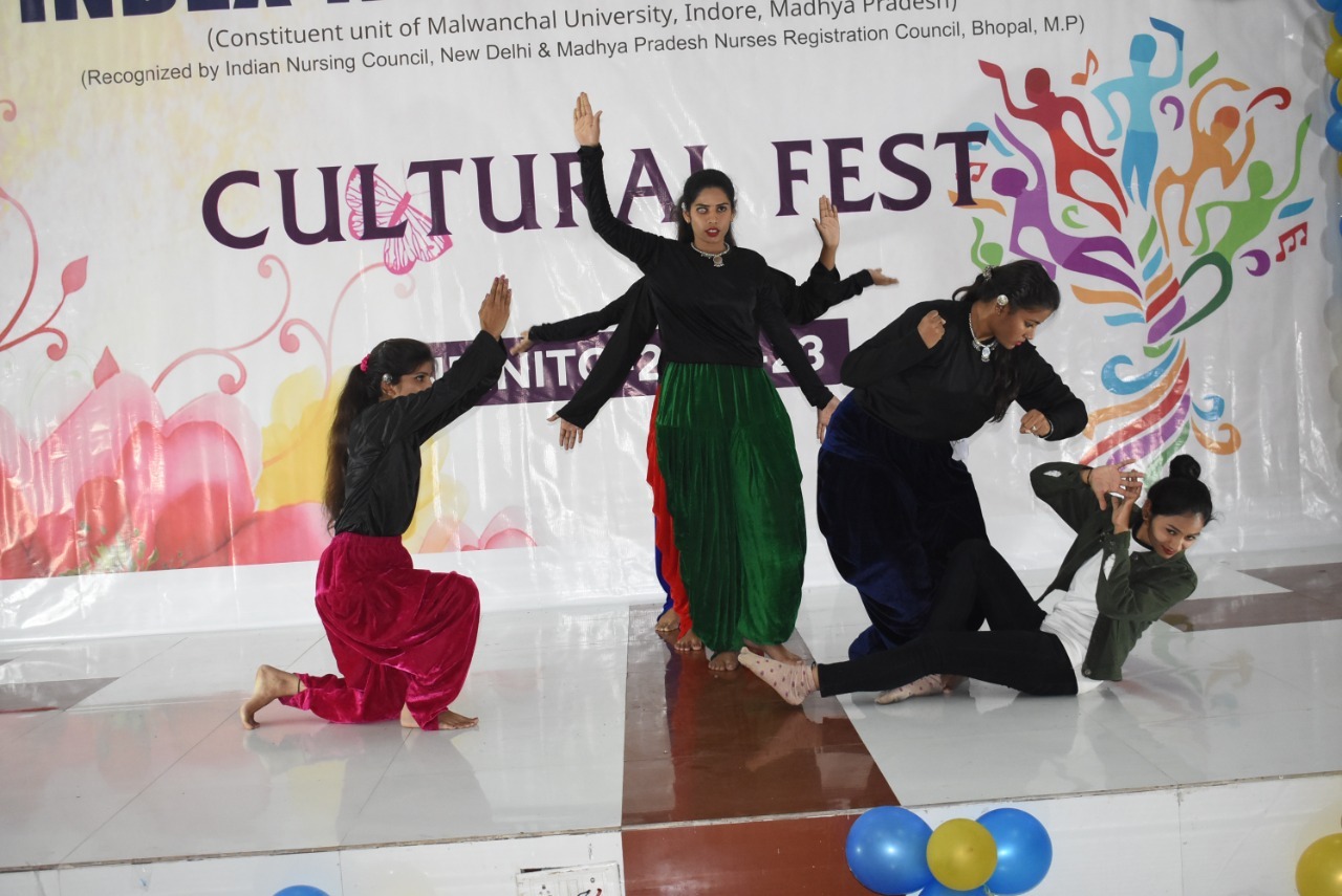 इनफिनिटो में रंगों के साथ दिखा हुनर का संगम, सांस्कृतिक कार्यक्रमों के साथ हुआ क्रिसमस सेलिब्रेशन