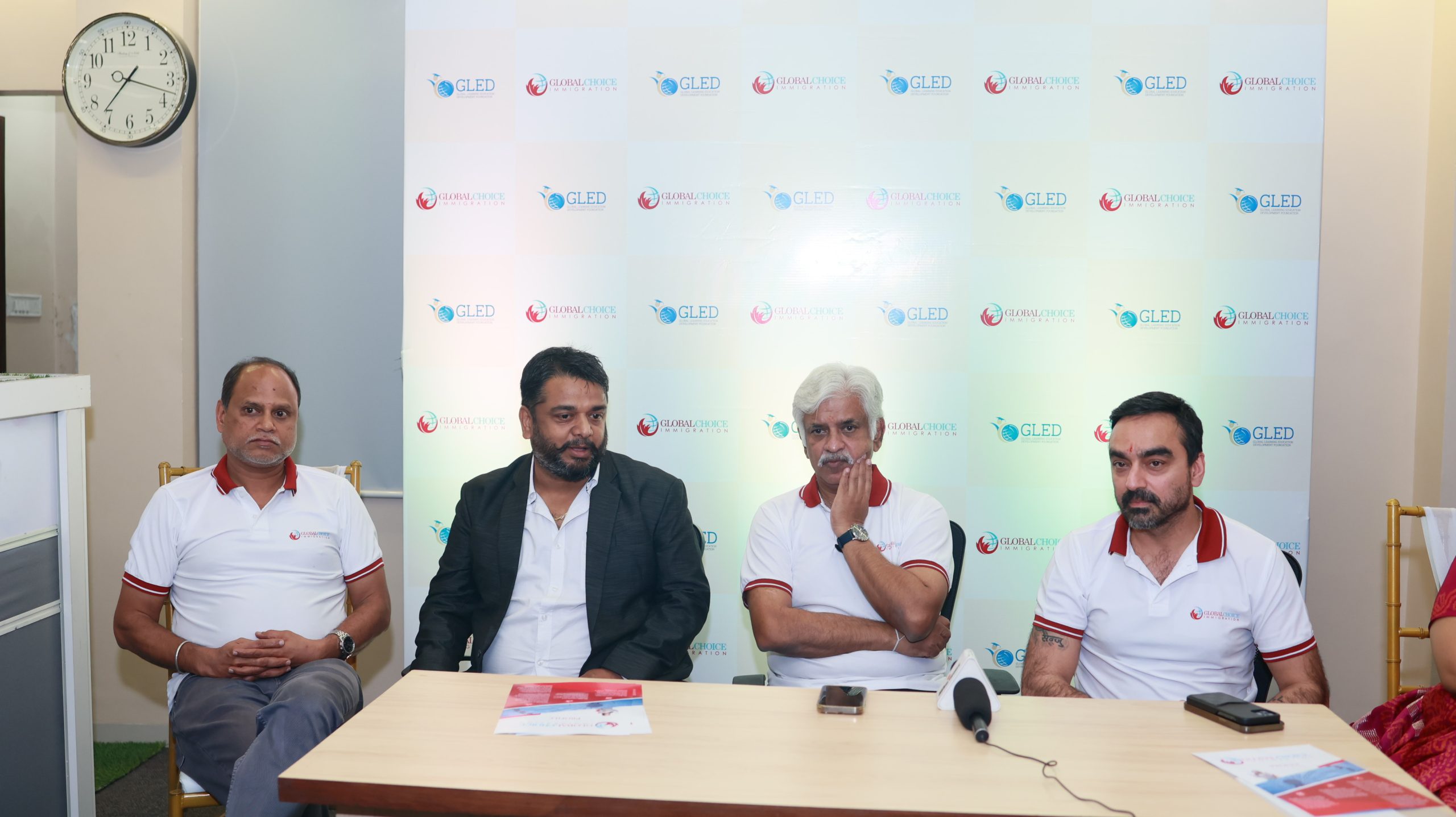 अंतर्राष्ट्रीय क्रिकेटर Arjuna Ranatunga ने ग्लोबल चॉइस इमीग्रेशन के इंदौर ऑफिस का किया शुभारम्भ