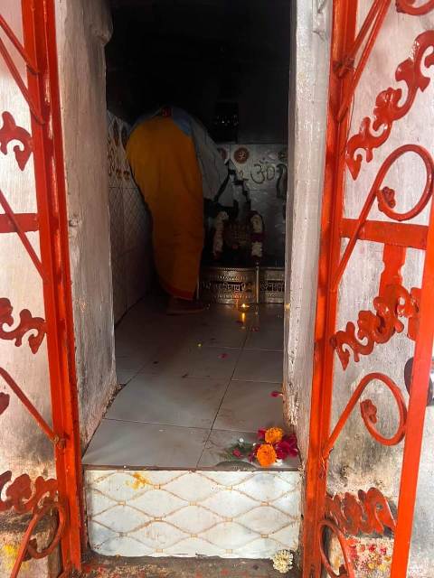 अथ श्री बागेश्वर धाम कथा पार्ट वन! क्या और कैसा है बागेश्वर धाम ? पुरोहिताई करते करते कैसे पॉपुलर हुए बाबा