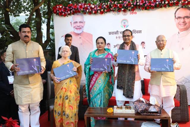 पत्नी संग NRI से मिले शिवराज, बोले- मेहमान जो हमारा होता है वो जान से प्यारा होता है