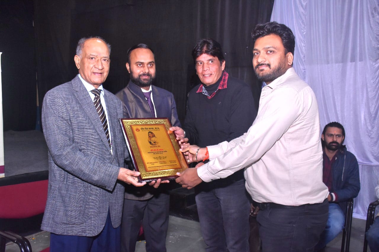 स्टेट प्रेस क्लब के परिसंवाद में भारतीयों ने अपनी मेहनत से विश्व में छवि चमकाई, लेकिन अभी सर्वश्रेष्ठ आना बाक़ी है : सी.बी.पटेल