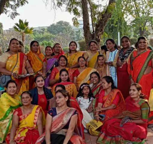 मातृशक्ति दुर्गा वाहिनी ने पतंगबाजी एवं गिल्ली डंडा खेल मनाई 'मकर सक्रांति'