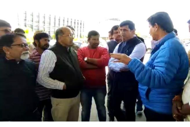 Indore : पीपल्याहाना चौराहा का नाम होगा बापना चौराहा, नामकरण कार्यक्रम की तैयारियों का जायजा लेने पहुंचें महापौर और विधायक मेंदोला