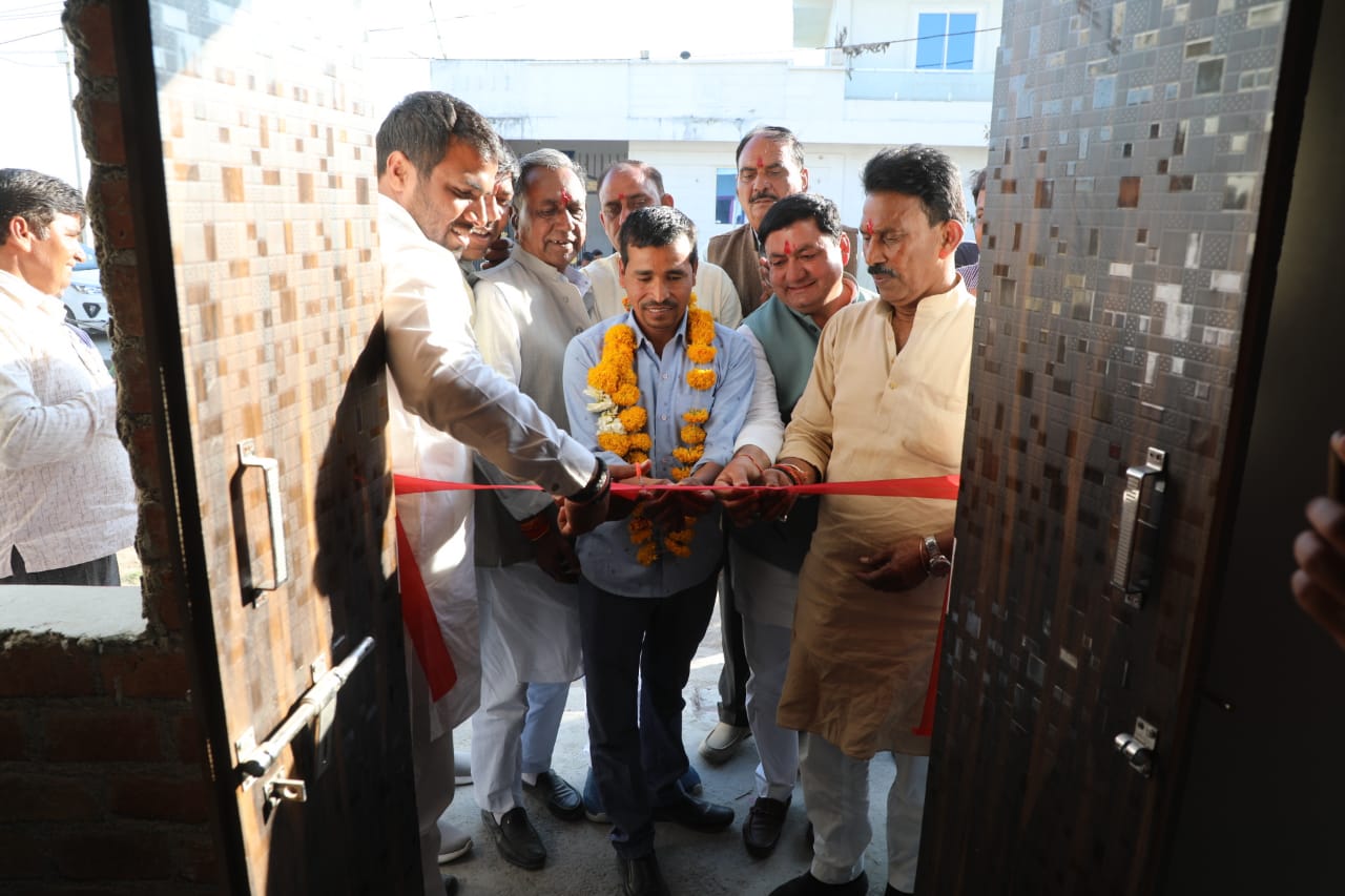 प्रधानमंत्री आवास योजना के तहत मुकेश चौहान का मिला पक्का आशियाना